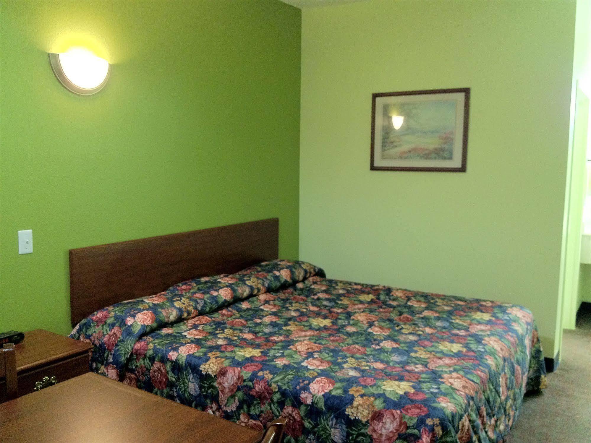 Weston Inn & Suites Rusk Экстерьер фото